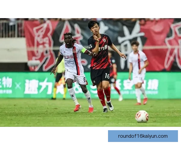 足坛新星崛起：多位年轻球员本赛季表现稳健备受期待